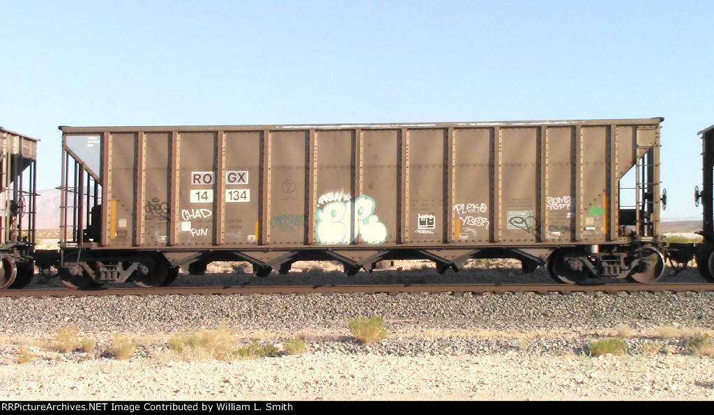 WB Unit Loaded Hooper Frt at Erie NV W-MdTrnSlv-Pshrs -100